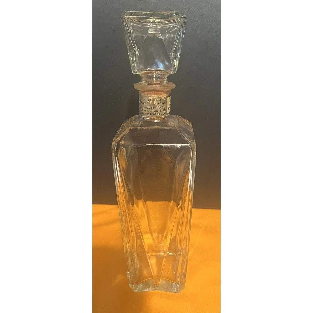 Vintage Seagrams 7 Seven Crown Glass Bottle‎ Decanter Glass 4/5 Quart (EMPTY)